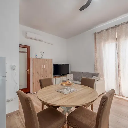 Da Katia Holiday home Cellino San Marco